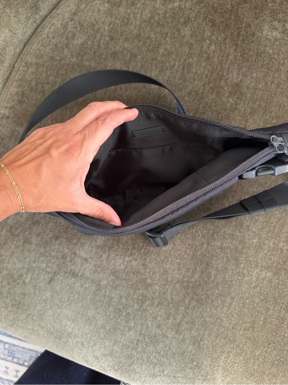 lululemon athletica Crossbody / Belt Bag Black - Picture 8 of 9